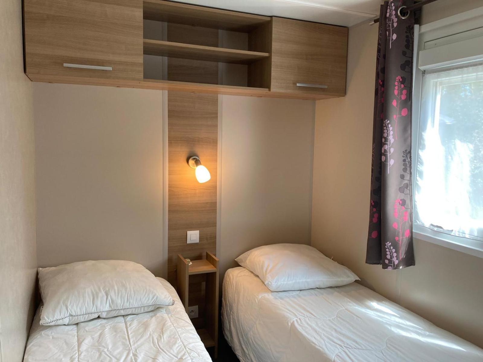 Le Domaine Des Pins Hotel Сент-Илер-де-Рие Екстериор снимка